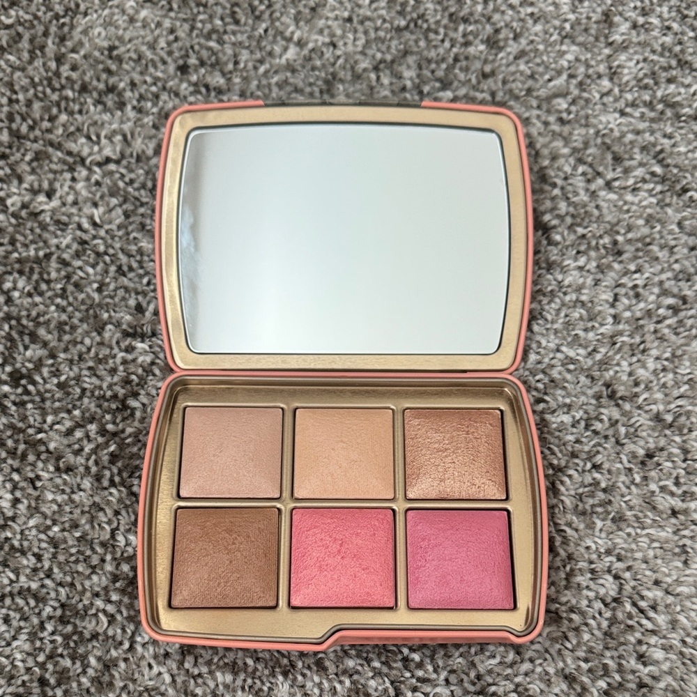 Hourglass Ambient Lighting Elephant Makeup Palette